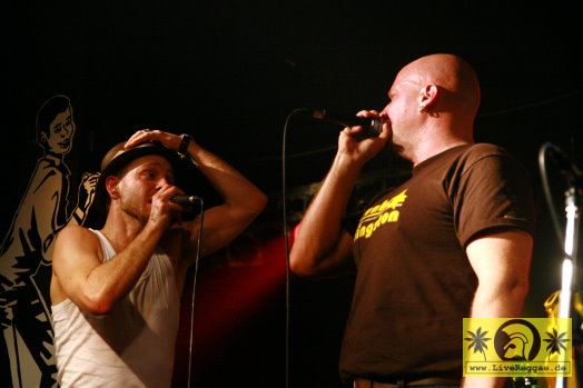 Dr. Ring Ding (D) with Babylove and The Van Dangos - Ironbar Ska Festival - Centrum, Erfurt 24. Maerz 2007 (11).JPG